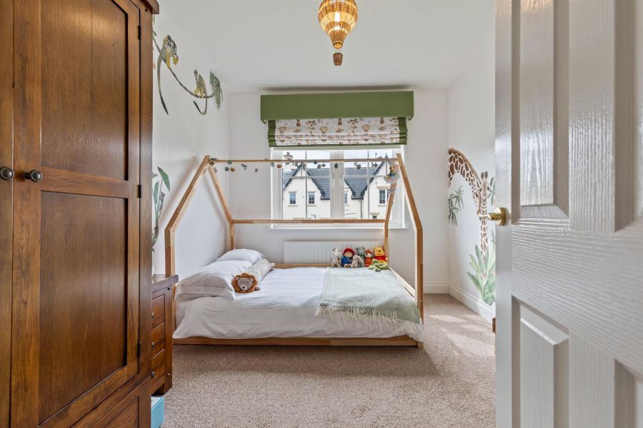 8 Tullynagardy Grove