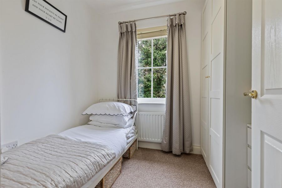 8 Tullynagardy Grove