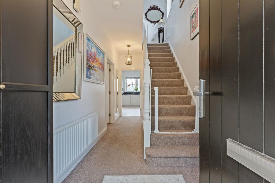 8 Tullynagardy Grove