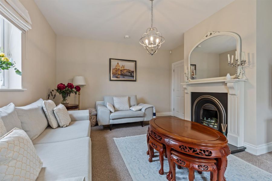 8 Tullynagardy Grove