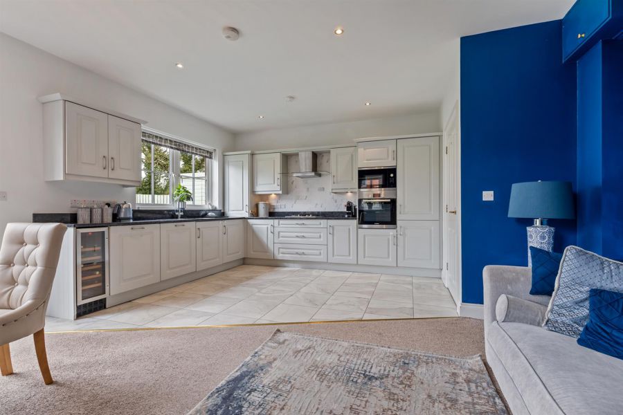 8 Tullynagardy Grove