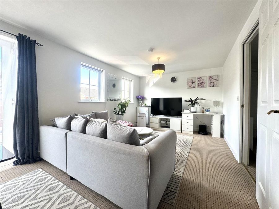 Apt 4 Exchange Court