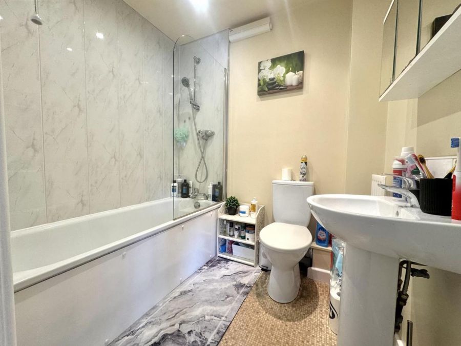 Apt 4 Exchange Court