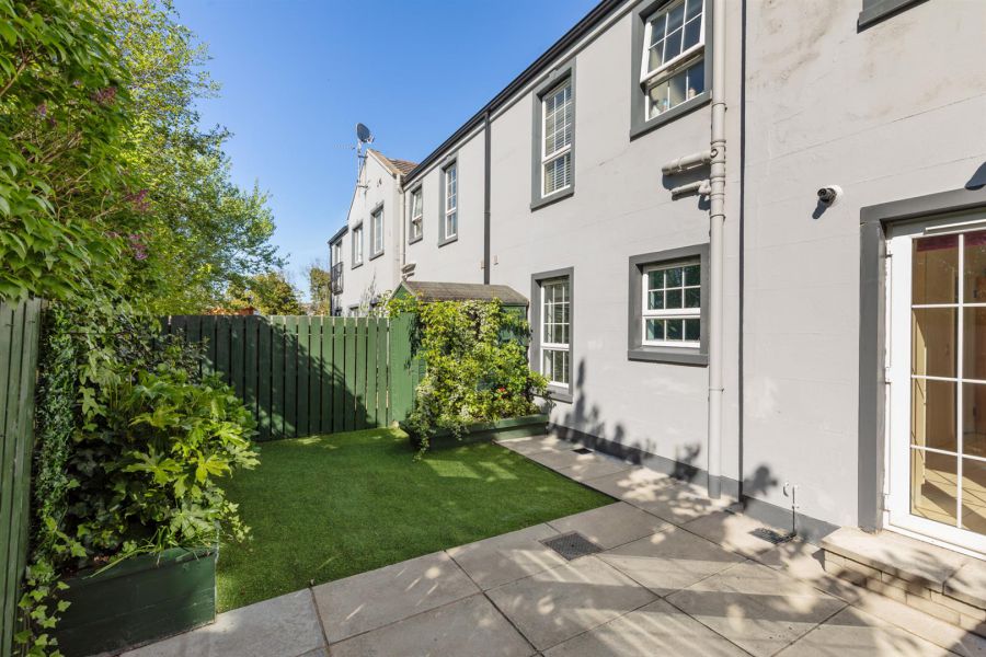 21 South Street Mews