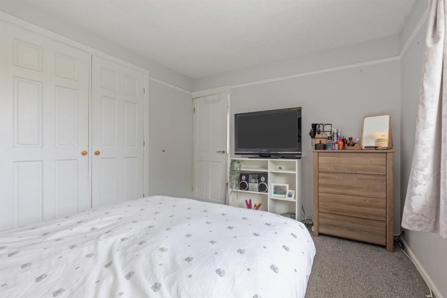11 Rockland Crescent