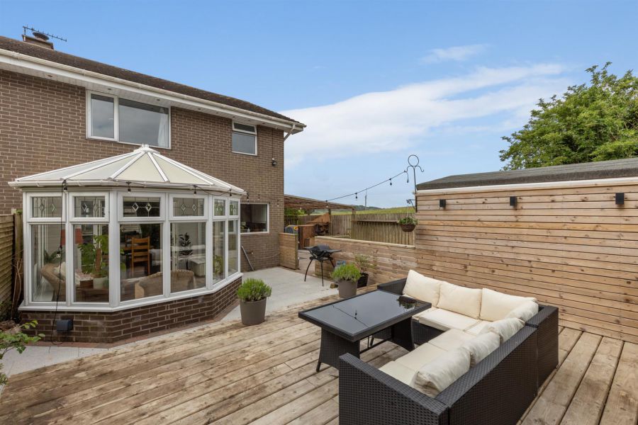 11 Rockland Crescent