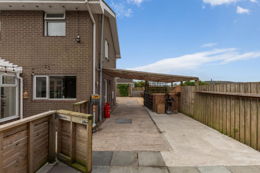 11 Rockland Crescent