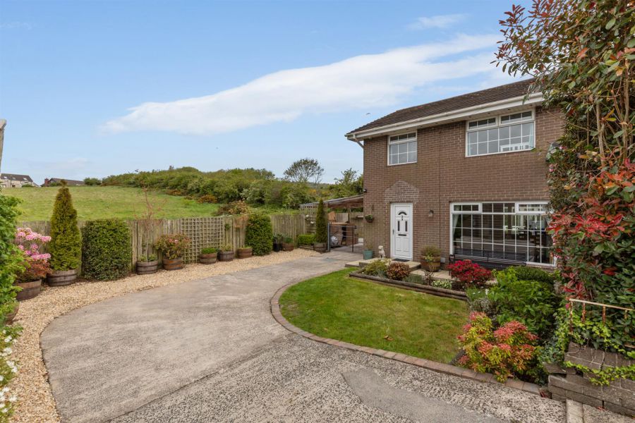 11 Rockland Crescent