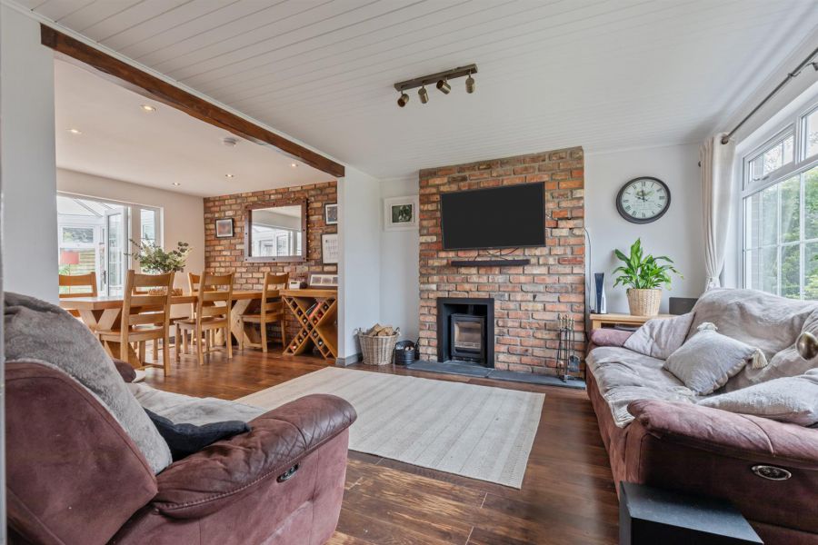11 Rockland Crescent