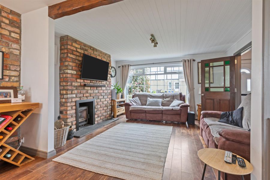11 Rockland Crescent