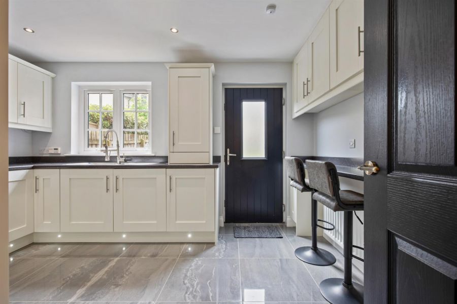 6 Tullynagardy Grove