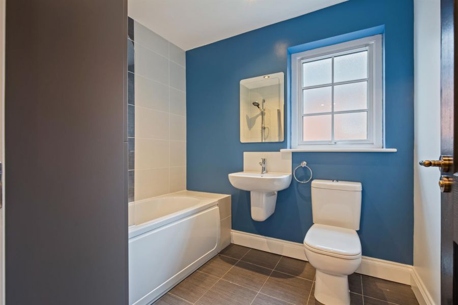 6 Tullynagardy Grove