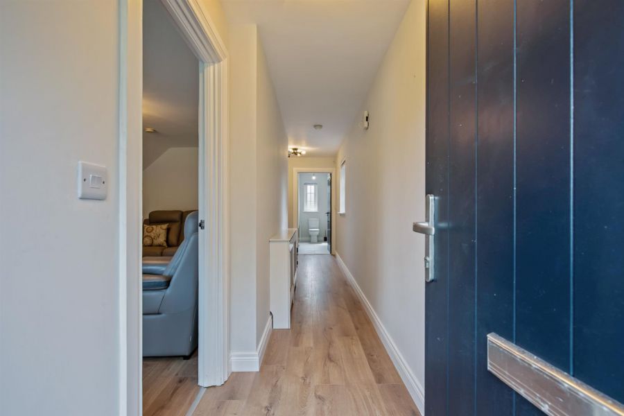 6 Tullynagardy Grove