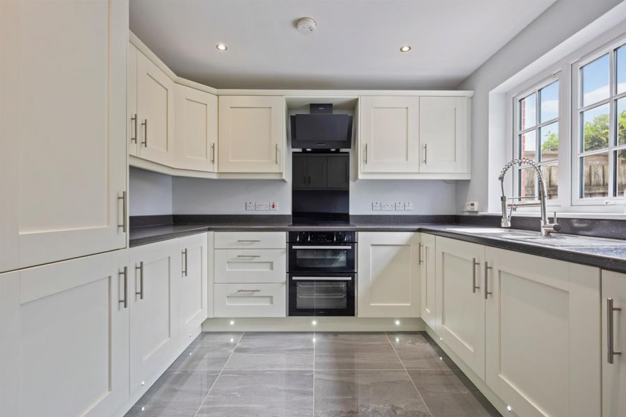 6 Tullynagardy Grove