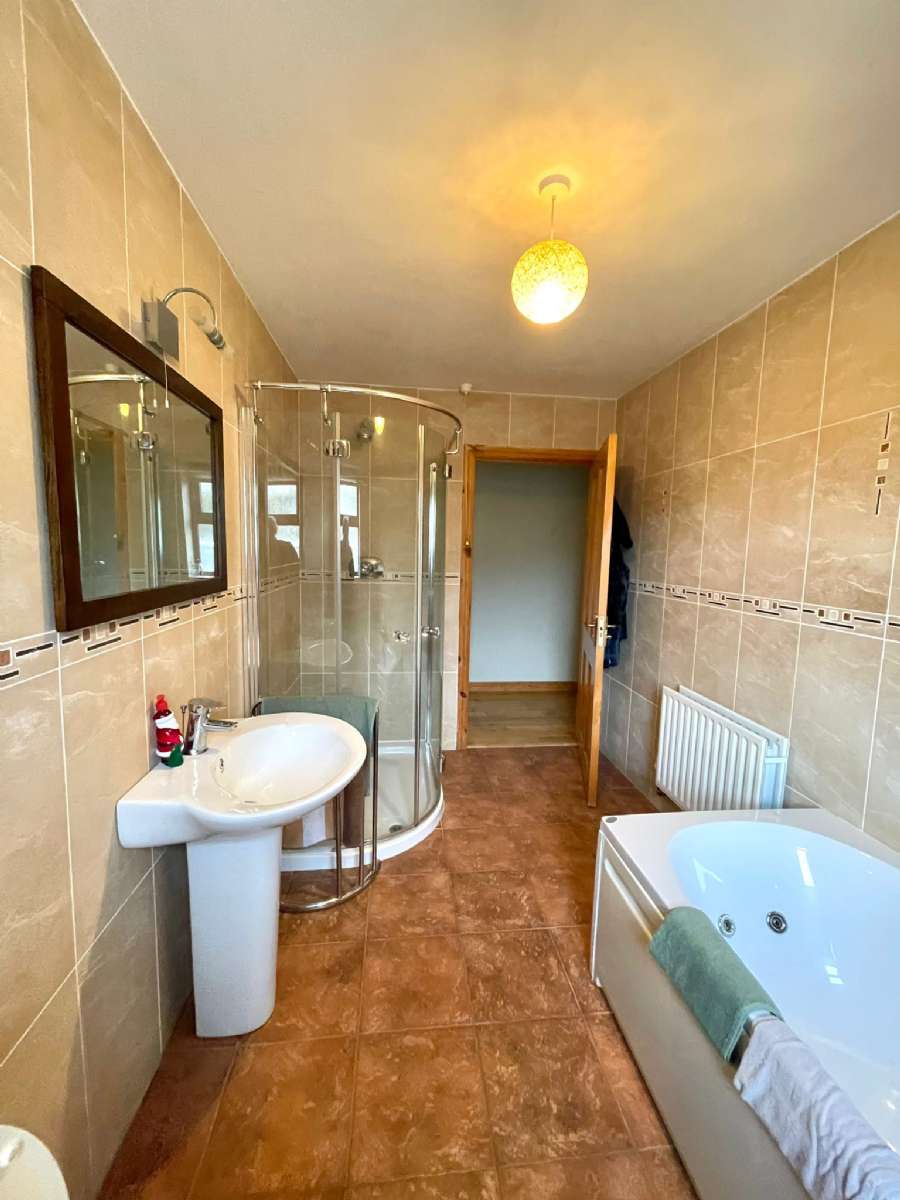 438 Loughshore Road