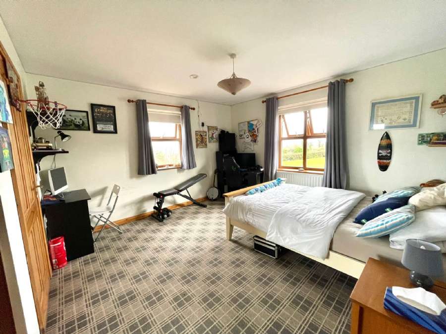 438 Loughshore Road