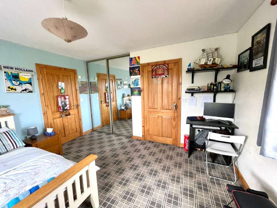 438 Loughshore Road