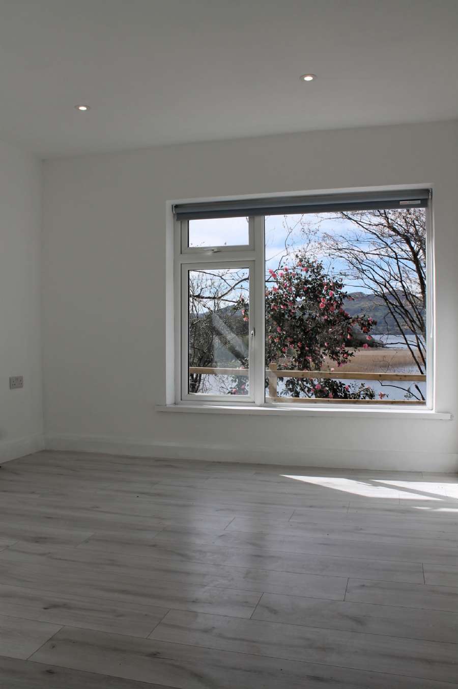 81 Loughside Road