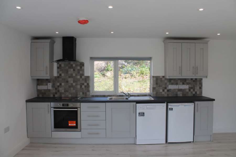 81 Loughside Road