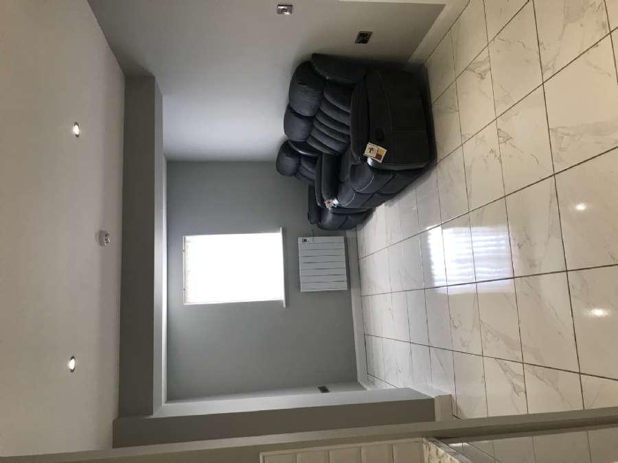 Apt 3, 27 High Street