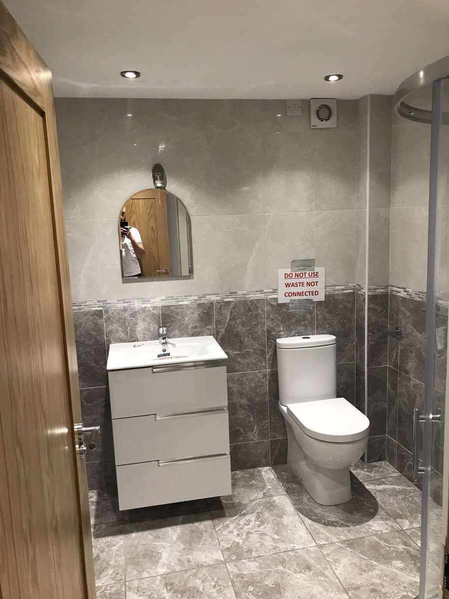 Apt 4, 27 High Street