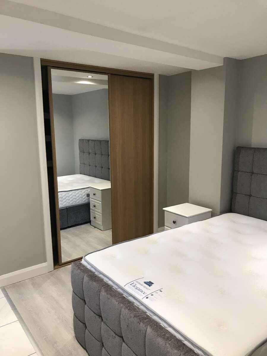 Apt 4, 27 High Street