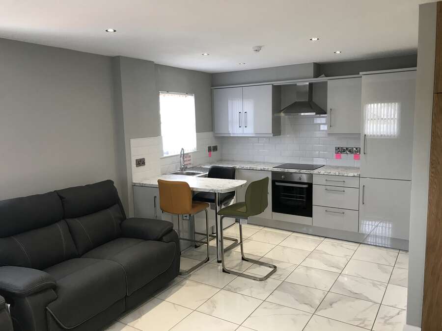 Apt 4, 27 High Street