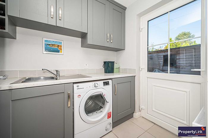 15 Gosford View Manor