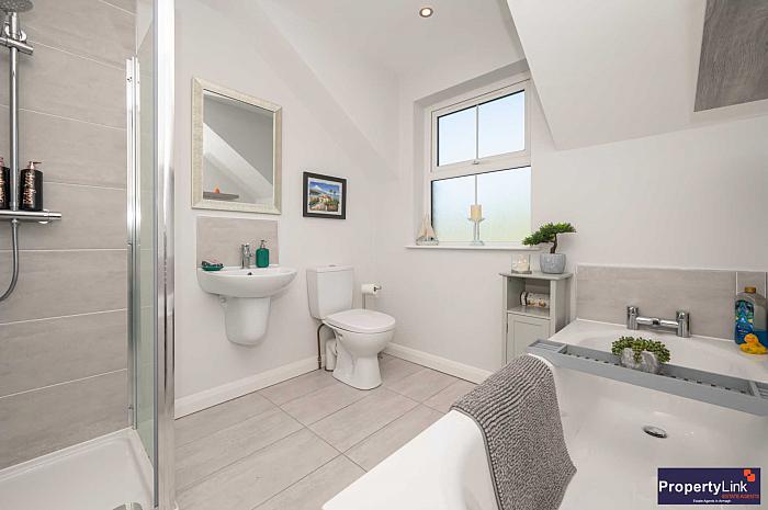 15 Gosford View Manor