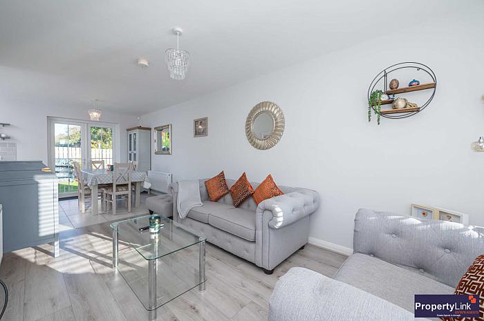 15 Gosford View Manor