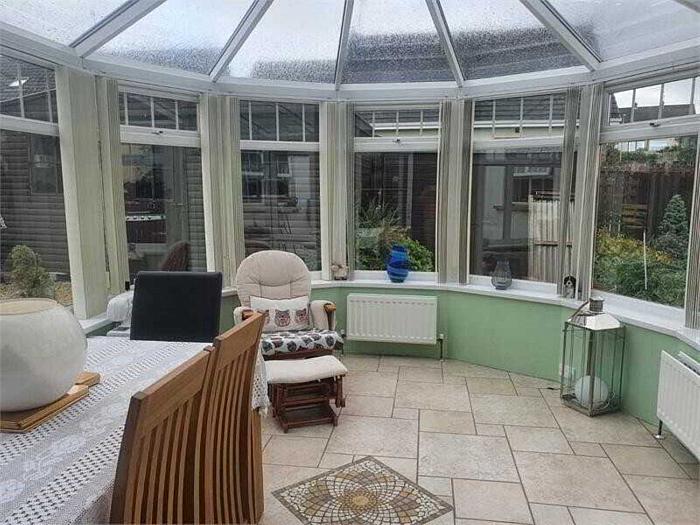 1 Greenfield Close