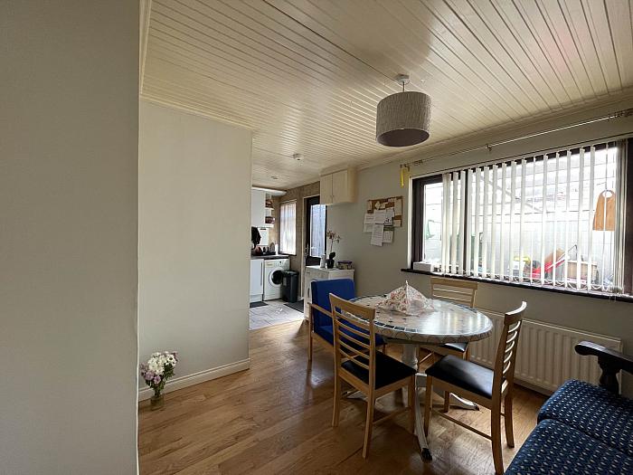 8 Orangefield Close