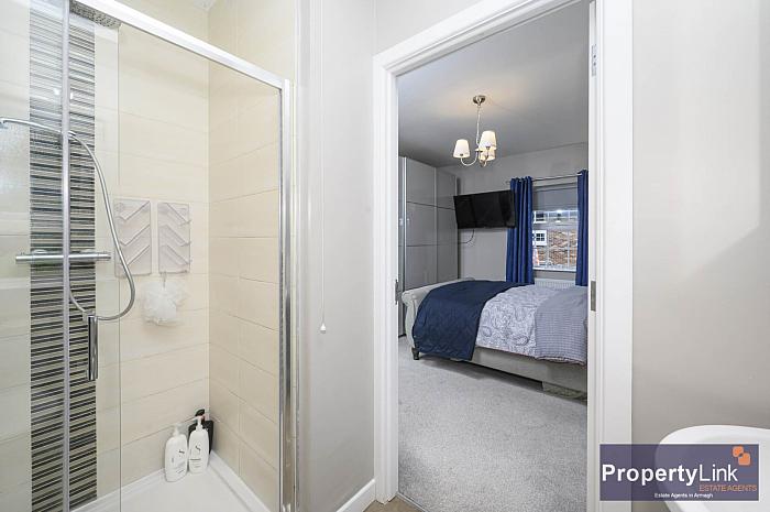 20 Spinners Avenue 20 Spinners Avenue