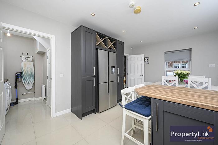 20 Spinners Avenue 20 Spinners Avenue