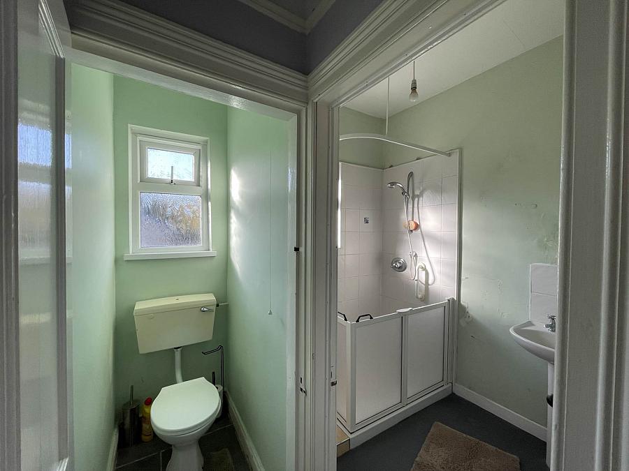 6 Hamiltonsbawn Road