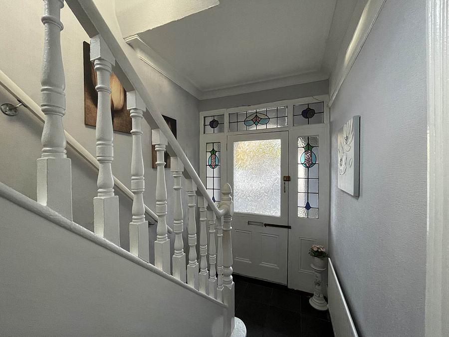 6 Hamiltonsbawn Road