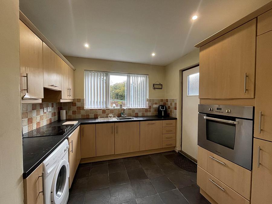 6 Hamiltonsbawn Road