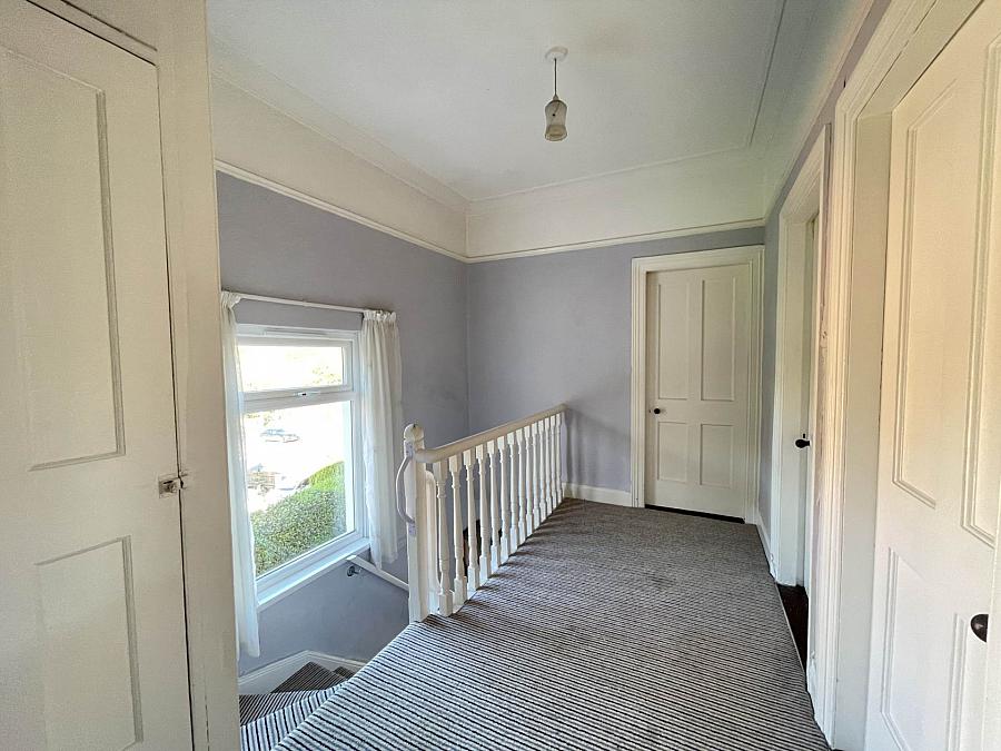 6 Hamiltonsbawn Road