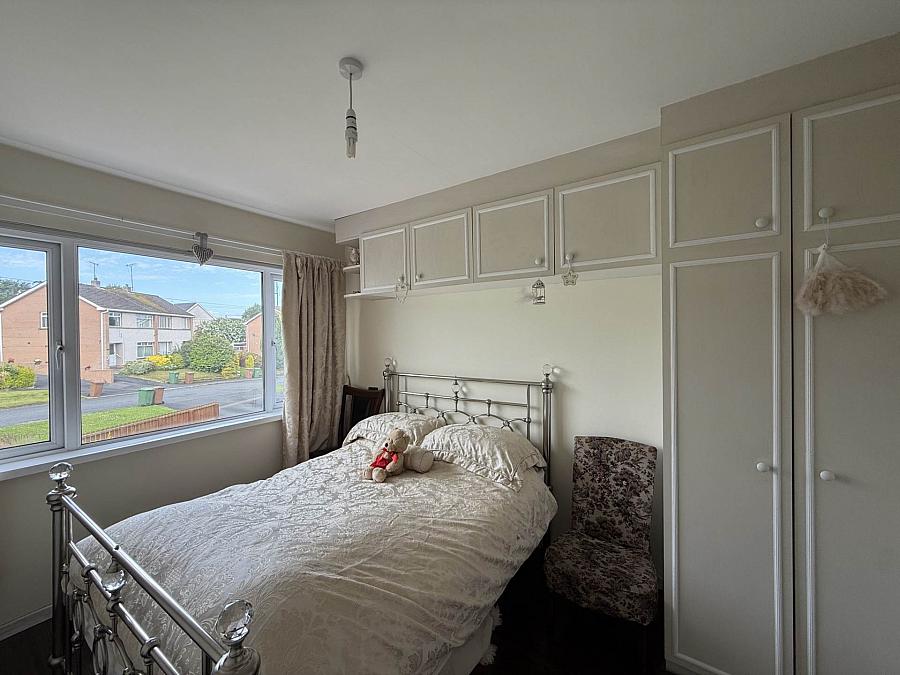 21 Langs Crescent