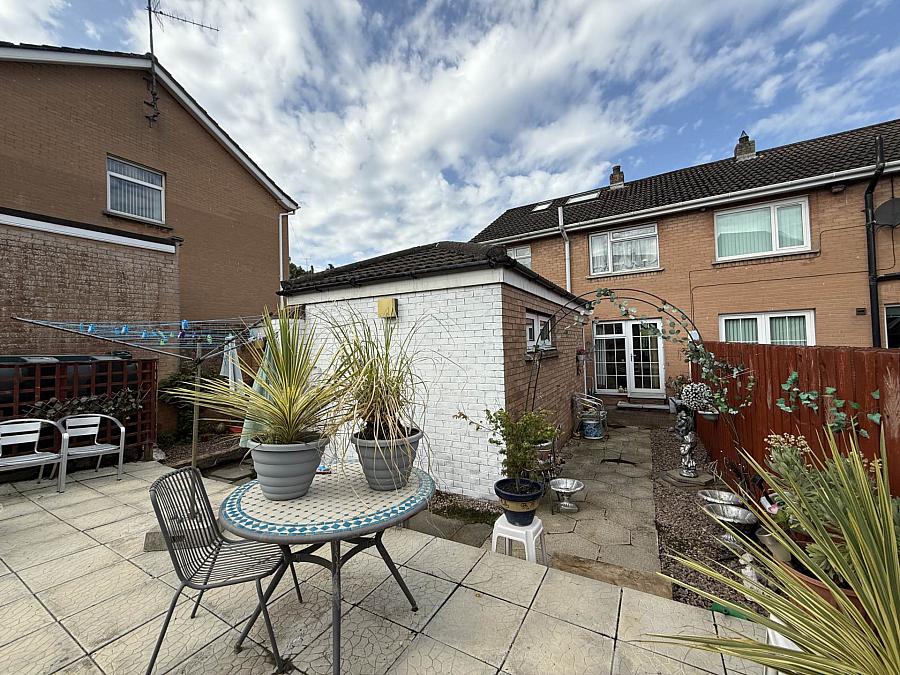 21 Langs Crescent