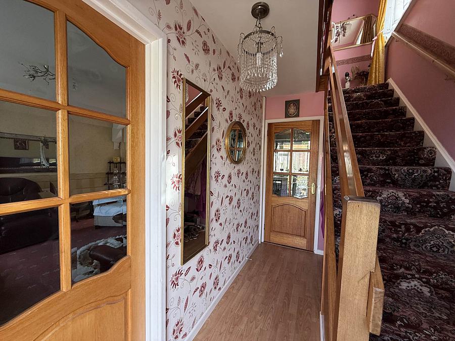 21 Langs Crescent