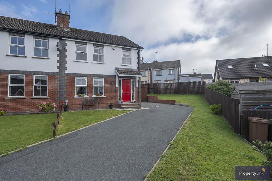 4 Greenfield Close