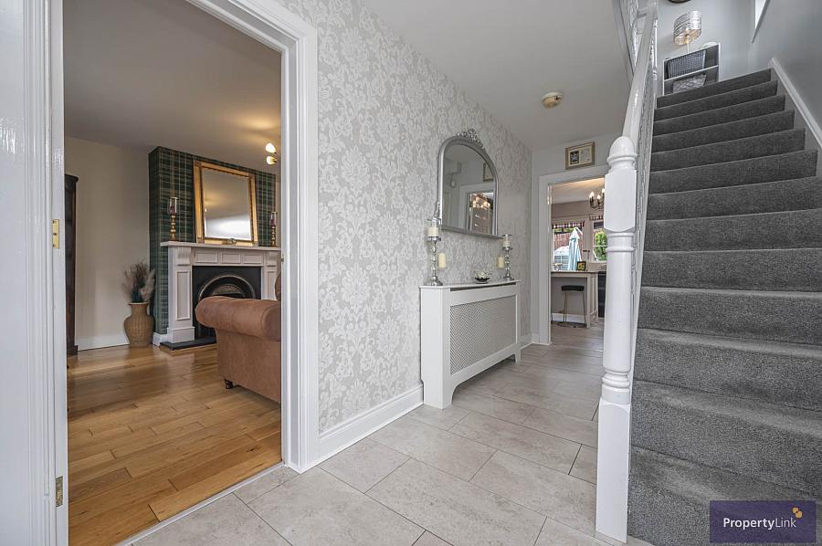 4 Greenfield Close