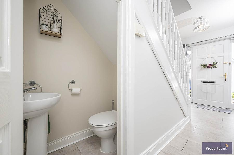 4 Greenfield Close