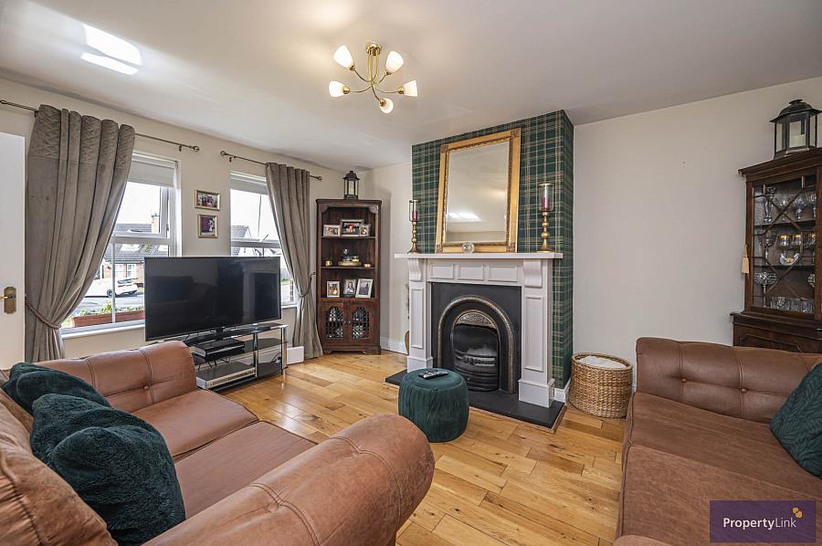 4 Greenfield Close