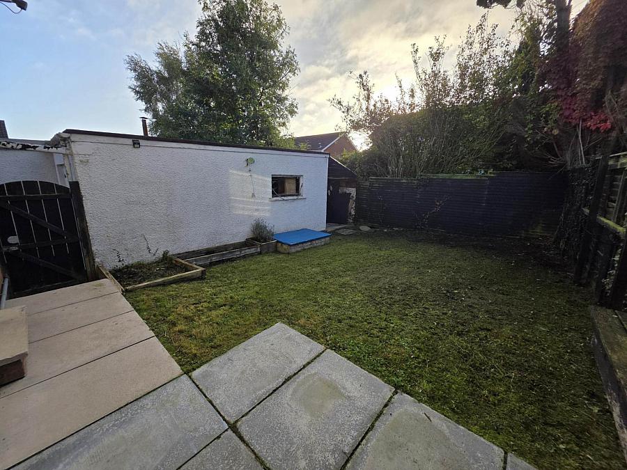 10 Woodford Park