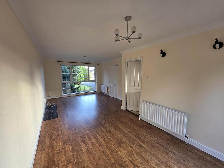 10 Woodford Park