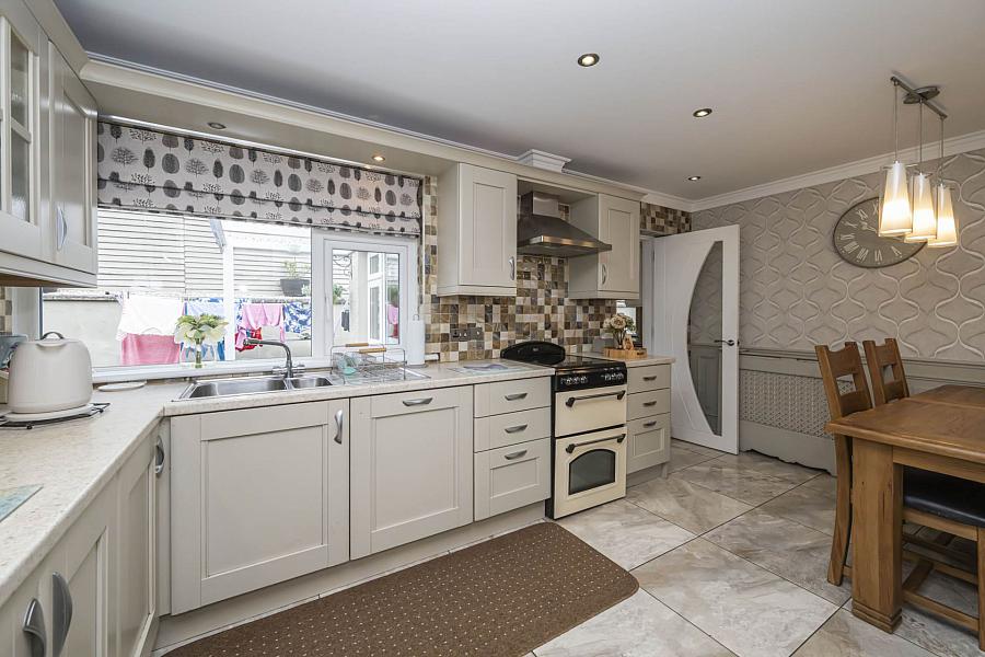 16 Markethill Road