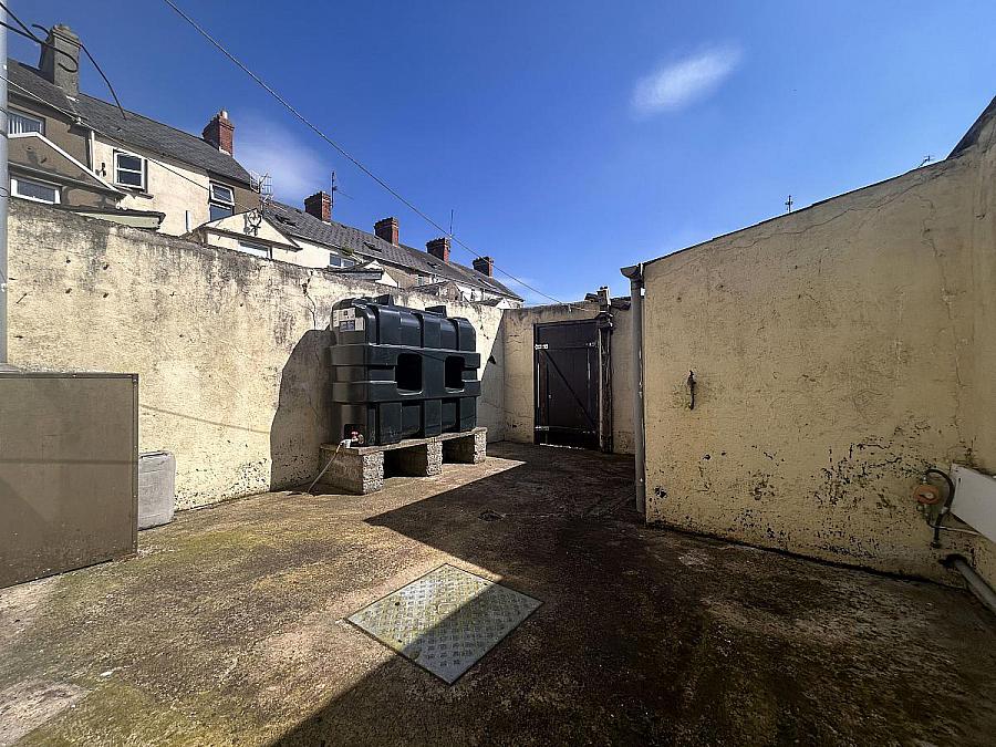 1 Clonavon Avenue