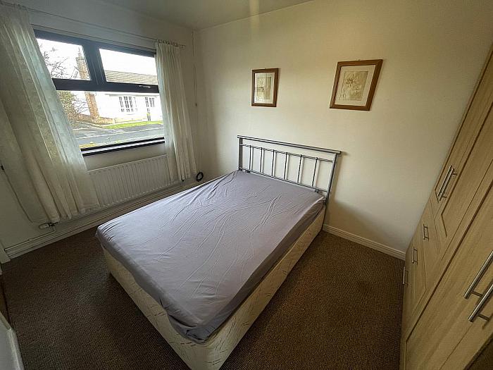 39 Annesborough Park